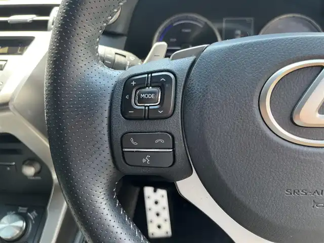 レクサス ＮＸ 300h Fスポーツ 滋賀県 2018(平30)年 7.2万km マーキュリーグレーマイカ 純正ナビ/(CD/DVD/フルセグ/Bluetooth)/パノラミックビューモニター/BSM/レザーシート/シートヒーター/ベンチレーション/パワーシート/ステアリングヒーター/3眼LEDヘッドライト/レーダークルコン/ETC2.0/電動リアゲート/前後ドラレコ/コーナーセンサー/ステアリングスイッチ/スマートキー/プッシュスタート