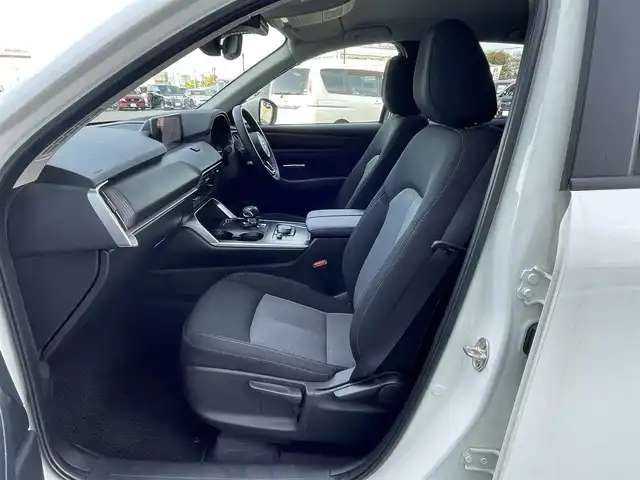 マツダ ＣＸ－６０ XD Sパッケージ 道央・札幌 2023(令5)年 1.2万km ロジウムホワイトプレミアムメタリック ４WD/純正SDナビ/AM/FM/USB/BT/衝突被害軽減ブレーキ/トランクションコントロールシステム/レーダークルーズコントロール/レーンキープアシスト/ダウンヒルアシストコントロール/クリアランスソナー/ブラインドスポットモニター/全方位カメラ/ビルトインETC/Mi-DRIVE/アイドリングストップ/D席パワーシート/D席メモリーシート/前席シートヒーター/ハンドルヒーター/革巻きステアリング/ステアリングリモコン/パドルシフト/電動パーキング/オートブレーキホールド/プッシュスタート/スマートキー/LEDヘッドライト/オートライト/オートハイビーム/電動格納ミラー/ウィンカーミラー/フロアマット/スペアキー