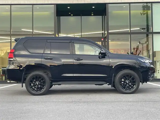 トヨタ ランドクルーザー プラド TX Lパッケージ ブラックED 愛媛県 2021(令3)年 2.5万km アティチュードブラックマイカ 純正9型ナビ/バックカメラ/黒革温冷電動シート/サンルーフ/トヨタセーフティセンス/レーダークルーズコントロール/クリアランスソナー/衝突被害軽減装置/車線逸脱防止装置/センターデフロック/ダウンヒルアシストコントロール/オートマチックハイビーム/排ガス浄化スイッチ/ヘッドライトウォッシャー/ステアリングリモコン/ルーフレール/ETC2.0/現状サマー(純正AＷ)(265/60/R18)/MICHELIN LATITUDE TOURHP/禁煙車