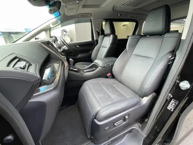 トヨタ アルファード S Cパッケージ 滋賀県 2022(令4)年 4.8万km ブラック 純正9インチナビ/【Bluetooth/CD/DVD/フルセグTV】/トヨタセーフティセンス/・プリクラッシュセーフティ/・レーンディパーチャーアラート/・レーダークルーズコントロール/・オートマチックハイビーム/サンルーフ/両側パワースライドドア/レザーシート/ブラインドスポットモニター/全席パワーシート/D/Nシートヒーター/D/Nベンチレーション/ステアリングヒーター/パワーバックドア/ETC/前方ドライブレコーダー/デジタルインナーミラー/プッシュスタート/スマートキー/ステアリングリモコン
