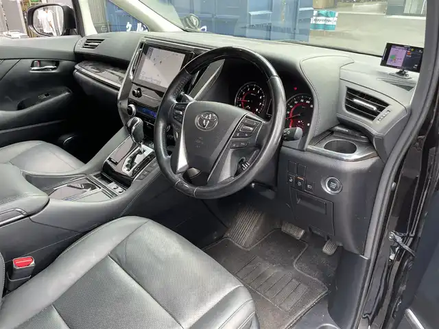 トヨタ アルファード S Cパッケージ 滋賀県 2022(令4)年 4.8万km ブラック 純正9インチナビ/【Bluetooth/CD/DVD/フルセグTV】/トヨタセーフティセンス/・プリクラッシュセーフティ/・レーンディパーチャーアラート/・レーダークルーズコントロール/・オートマチックハイビーム/サンルーフ/両側パワースライドドア/レザーシート/ブラインドスポットモニター/全席パワーシート/D/Nシートヒーター/D/Nベンチレーション/ステアリングヒーター/パワーバックドア/ETC/前方ドライブレコーダー/デジタルインナーミラー/プッシュスタート/スマートキー/ステアリングリモコン