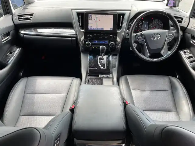 トヨタ アルファード S Cパッケージ 滋賀県 2022(令4)年 4.8万km ブラック 純正9インチナビ/【Bluetooth/CD/DVD/フルセグTV】/トヨタセーフティセンス/・プリクラッシュセーフティ/・レーンディパーチャーアラート/・レーダークルーズコントロール/・オートマチックハイビーム/サンルーフ/両側パワースライドドア/レザーシート/ブラインドスポットモニター/全席パワーシート/D/Nシートヒーター/D/Nベンチレーション/ステアリングヒーター/パワーバックドア/ETC/前方ドライブレコーダー/デジタルインナーミラー/プッシュスタート/スマートキー/ステアリングリモコン