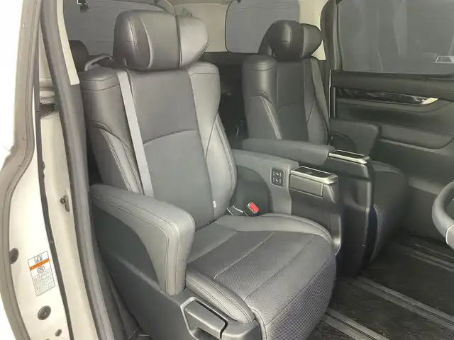 トヨタ アルファード S Cパッケージ 岡山県 2020(令2)年 4.4万km ホワイトパールクリスタルシャイン 純正9インチナビ/（CD/DVD/TV/BT）/純正12.1インチ後席モニター/サンルーフ/モデリスタエアロ/モデリスタシグネイチャーイルミ/両側パワースライドドア/パワーバックドア/純正ツイーター/パワーシート/シートベンチレーション/シートメモリー/レーダークルーズコントロール/社外レーダー