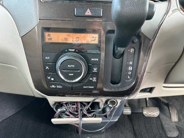 マツダ フレアワゴン XS 宮城県 2012(平24)年 4.2万km ホワイトパール 4WD/純正デジタルオーディオ/FM/AM/CD/AUX/バックカメラ/片側パワースライドドア/D席シートヒーター/社外アルミ夏タイヤ14インチ/社外アルミ冬タイヤ13インチ/純正フロアマット/ヘッドランプレベライザー/電動格納ミラー/プッシュスタート