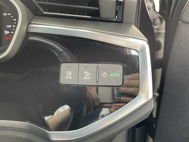 アウディ Ｑ３ SB 35TFSI Sライン 神奈川県 2022(令4)年 2万km デイトナグレーパールエフェクト ワンオーナー/純正ナビ(USB/BT/アップルカープレイ/アンドロイドオート)/全方位カメラ/レーダークルーズコントロール/パドルシフト/Audiドライブセレクト/アダプティブドライブアシスト/接近警告/レーン逸脱警告/サイドアシスト/リヤクロストラフィックアシスト/クリアランスソナー/ダウンヒルアシストコントロール/黒革シート/D/N席シートヒーター/D/N席パワーシート/パワーバックドア/ビルトインETC2.0/前後ドライブレコーダー/GPSレーダー/純正フロアマット/ISOFIX/スペアキー×1/保証書/取扱説明書