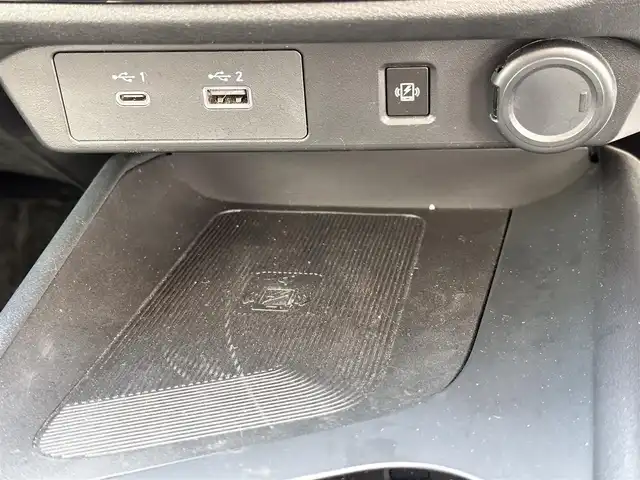 日産 ノート X 大阪府 2021(令3)年 4.6万km オーロラフレアブルーパール 純正ナビ/・Bluetooth/フルセグTV/CD/DVD/USB/　HDMI/ラジオ/主要装備/・エマージェンシーブレーキー/・ハイビームアシスト/・踏み間違い衝突防止アシスト/・レーンアシスト/・横滑り防止装置/・全方位カメラ/・BSM/・オートホールド/・バックドアロック解除スイッチ/・SOSコール/・置くだけ充電/・ステアリングリモコン/・コーナーセンサー/・LEDヘッドライト/・純正ホイールキャップ/・純正フロアマット/・ドライブレコーダー/・ETC2.0