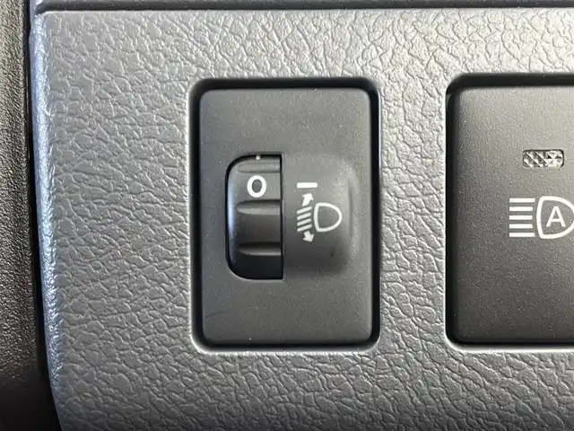 トヨタ ランドクルーザー AX 群馬県 2024(令6)年 0.9万km スーパーホワイトⅡ 純正７インチナビ/・フルセグTV/AM/FM/CD/DVD/BT/SD/－－－－－－－－－/純正ナビ　バックカメラ　クルーズコントロール　衝突軽減　ＪＡＯＳフリントバンパーガーニッシュ／フロントアンダーカバー／リアアンダーカバー　ドライブレコーダー　電動デフロック　ＥＴＣ　４ＷＤ　禁煙車