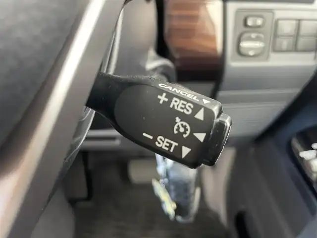 トヨタ ランドクルーザー AX 群馬県 2024(令6)年 0.9万km スーパーホワイトⅡ 純正７インチナビ/・フルセグTV/AM/FM/CD/DVD/BT/SD/－－－－－－－－－/純正ナビ　バックカメラ　クルーズコントロール　衝突軽減　ＪＡＯＳフリントバンパーガーニッシュ／フロントアンダーカバー／リアアンダーカバー　ドライブレコーダー　電動デフロック　ＥＴＣ　４ＷＤ　禁煙車