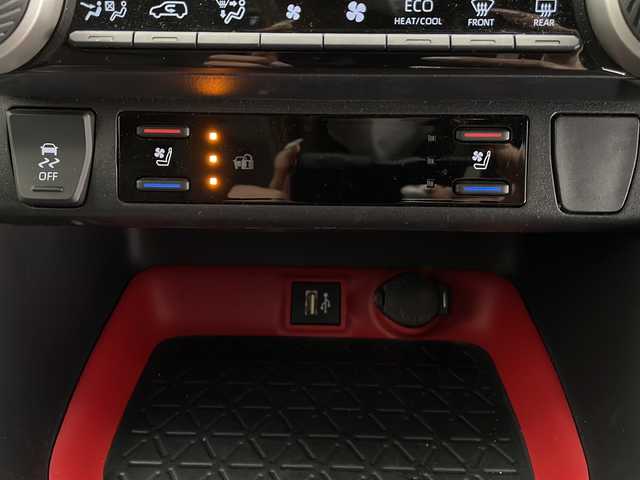 トヨタ ＲＡＶ４ アドベンチャー オフロードPKGⅡ 長野県 2024(令6)年 3.5万km 緑 4WD/純正10.5型メモリナビ&フルセグTV&USB&BT/トヨタセーフティセンス/アダプティブクルーズコントロール/レーントレーシングアシスト/プリクラッシュセーフティ/クリアランスソナー/リアクロストラフィックアラート/ブラインドスポットモニター/オートマチックハイビーム/ロードサインアシスト/先行車発進告知/純正ドライブレコーダー/デジタルインナーミラー/ハーフレザーシート/前席エアシート/前席シートヒーター/運転席パワーシート/運転席シートメモリ/ステアリングスイッチ/ステアリングヒーター/全方位カメラ/ビルトインETC2.0/LEDヘッドライト/オートライト/フロントフォグランプ/電動格納ミラー/ウィンカーミラー/電動ホールド/オートホールド/純正18インチAW装着/社外フロアマット/プッシュスタート/スマートキー