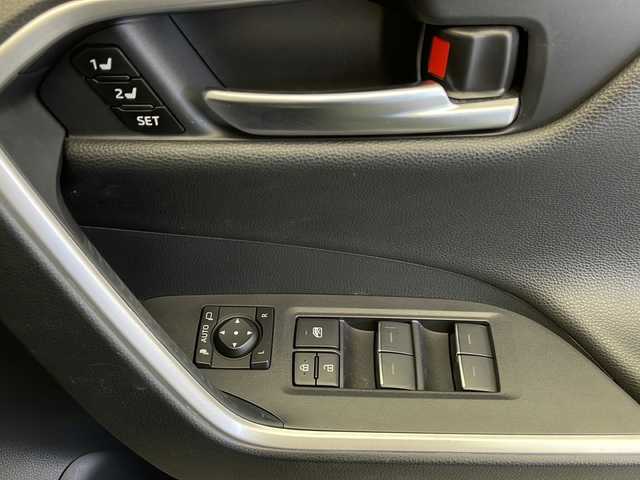 トヨタ ＲＡＶ４ アドベンチャー オフロードPKGⅡ 長野県 2024(令6)年 3.5万km 緑 4WD/純正10.5型メモリナビ&フルセグTV&USB&BT/トヨタセーフティセンス/アダプティブクルーズコントロール/レーントレーシングアシスト/プリクラッシュセーフティ/クリアランスソナー/リアクロストラフィックアラート/ブラインドスポットモニター/オートマチックハイビーム/ロードサインアシスト/先行車発進告知/純正ドライブレコーダー/デジタルインナーミラー/ハーフレザーシート/前席エアシート/前席シートヒーター/運転席パワーシート/運転席シートメモリ/ステアリングスイッチ/ステアリングヒーター/全方位カメラ/ビルトインETC2.0/LEDヘッドライト/オートライト/フロントフォグランプ/電動格納ミラー/ウィンカーミラー/電動ホールド/オートホールド/純正18インチAW装着/社外フロアマット/プッシュスタート/スマートキー