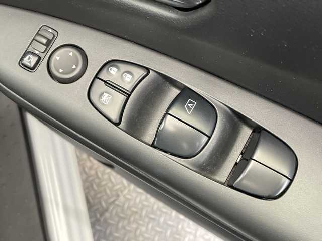 日産 セレナ ハイウェイスター V 栃木県 2021(令3)年 3.1万km ブリリアントホワイトパール 純正ナビ/（CD/DVD/フルセグ/Bluetooth/MSV/SD/AUX）　/全方位カメラ　/ＥＴＣ　/禁煙車　/プロパイロット/両側パワースライドドア　/オートライト　/ＬＥＤヘッドライト　/フォグランプ　/スマートキー　/プッシュスタート　/アイドリングストップ　/ステアリングスイッチ/革巻きステアリング/ウインカーミラー/電動格納ミラー/純正アルミホイール/純正フロアマット