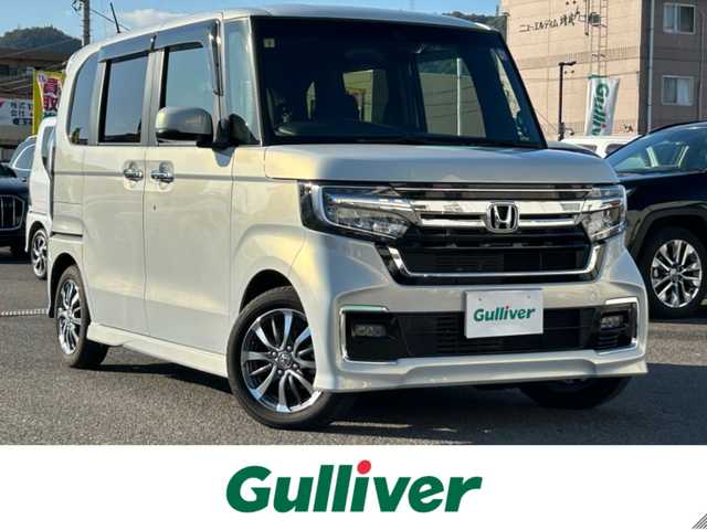 ホンダ Ｎ ＢＯＸ カスタム L 広島県 2023(令5)年 2.2万km プレミアムサンライトホワイトパール ALPINEナビ/クルーズコントロール/衝突防止機能/レーンキープアシスト/パーキングセンサーシステム/オートライト/プラズマクラスターエアコン/両側パワースライドドア/オートリトラミラー/ＵＳＢ入力端子/ETC/LEDヘッドライト/ワンオーナー/プッシュボタン/バックカメラ/Bluetooth/純正フロアマット/ドアバイザー/ウインカーミラー