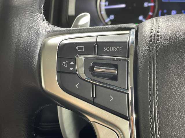 三菱 デリカＤ：５ P 神奈川県 2021(令3)年 5万km エメラルドブラックパール/アイガーグレーメタリック 4WD/純正メモリナビ/Bluetooth・CD・DVD・BD/マルチアラウンドモニター/両側パワースライドドア/e-アシスト/レーダークルーズコントロールシステム/ブラインドスポットモニター/ターボ/ETC/全方位ドライブレコーダー/純正フロアマット/ステアリングスイッチ/パワーバックドア/電動パーキングブレーキ/ブレーキオートホールド/プッシュスタート/スマートキー/スペアキー/取扱説明書/保証書/純正LEDヘッドライト/オートマチックハイビーム/純正18インチアルミホイール/衝突被害軽減ブレーキシステム/車線逸脱警報システム/誤発進抑制機能/後側方車両検知警報システム/後退時車両検知警報システム