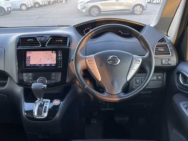 日産 セレナ HWS S HV Vセレ +SeftyⅡ 富山県 2016(平28)年 4.7万km ダイヤモンドブラック ALPINE9インチSDナビ/【Bluetooth/フルセグTV/DVD/CD】/ALPINEフリップダウンモニター/全方位カメラ/ETC/両側パワースライドドア/横滑り防止装置/純正16インチアルミホイール/衝突軽減防止装置/HIDヘッドライト/純正フロアマット/オートライト/スマートキー/プッシュスタート