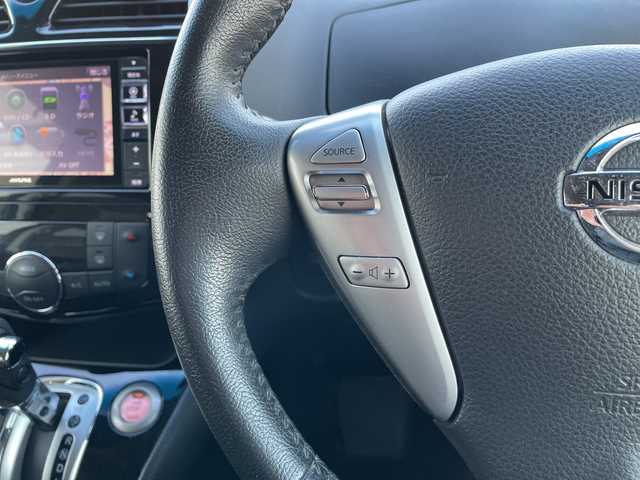 日産 セレナ HWS S HV Vセレ +SeftyⅡ 富山県 2016(平28)年 4.7万km ダイヤモンドブラック ALPINE9インチSDナビ/【Bluetooth/フルセグTV/DVD/CD】/ALPINEフリップダウンモニター/全方位カメラ/ETC/両側パワースライドドア/横滑り防止装置/純正16インチアルミホイール/衝突軽減防止装置/HIDヘッドライト/純正フロアマット/オートライト/スマートキー/プッシュスタート