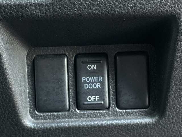 日産 セレナ HWS S HV Vセレ +SeftyⅡ 富山県 2016(平28)年 4.7万km ダイヤモンドブラック ALPINE9インチSDナビ/【Bluetooth/フルセグTV/DVD/CD】/ALPINEフリップダウンモニター/全方位カメラ/ETC/両側パワースライドドア/横滑り防止装置/純正16インチアルミホイール/衝突軽減防止装置/HIDヘッドライト/純正フロアマット/オートライト/スマートキー/プッシュスタート