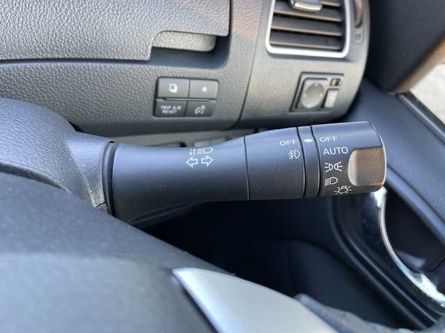 日産 セレナ HWS S HV Vセレ +SeftyⅡ 富山県 2016(平28)年 4.7万km ダイヤモンドブラック ALPINE9インチSDナビ/【Bluetooth/フルセグTV/DVD/CD】/ALPINEフリップダウンモニター/全方位カメラ/ETC/両側パワースライドドア/横滑り防止装置/純正16インチアルミホイール/衝突軽減防止装置/HIDヘッドライト/純正フロアマット/オートライト/スマートキー/プッシュスタート