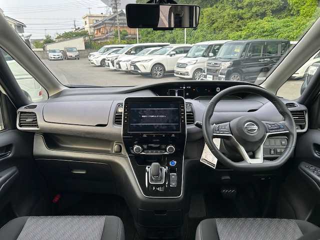 日産 セレナ e－パワー ハイウェイスター V 大阪府 2022(令4)年 1.5万km ブリリアントホワイトパール ブラインドスポットモニター/11インチフリップダウンモニター/10インチ純正ナビ(BT/フルセグ)/アラウンドビューモニター/プロパイロット/衝突被害軽減システム/横滑り防止装置/両側パワースライドドア/ドライブレコーダー/ETC/LEDヘッドライト/オートライト/社外フロアマット/純正アルミホイール/プッシュスタート