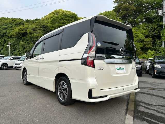 日産 セレナ e－パワー ハイウェイスター V 大阪府 2022(令4)年 1.5万km ブリリアントホワイトパール ブラインドスポットモニター/11インチフリップダウンモニター/10インチ純正ナビ(BT/フルセグ)/アラウンドビューモニター/プロパイロット/衝突被害軽減システム/横滑り防止装置/両側パワースライドドア/ドライブレコーダー/ETC/LEDヘッドライト/オートライト/社外フロアマット/純正アルミホイール/プッシュスタート