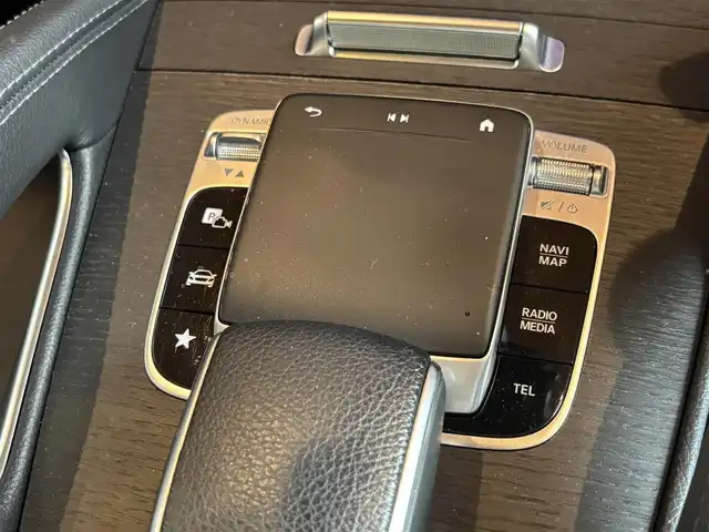 メルセデス・ベンツ ＧＬＳ４００ｄ 4マチック AMGライン 宮城県 2021(令3)年 5万km オブシディアンブラック オフロードエンジニアリングパッケージ/12.3インチ純正ナビ/全周囲カメラ/AppleCarPlay/フルセグTV/アイドリングストップ/ACC/レーンキープアシスト/ブラインドスポットモニター/衝突軽減ブレーキ/コーナーセンサー/黒革シート/シートヒーター/エアシート/パワーシート/前後ドラレコ/置くだけ充電/サンルーフ/ヘッドアップディスプレイ/サイドステップ