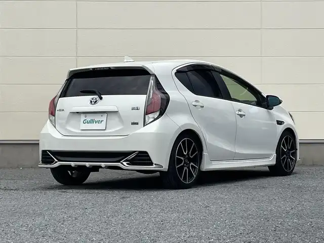 トヨタ アクア G G’s 茨城県 2017(平29)年 5.8万km ライムホワイトパールクリスタルシャイン トヨタセーフティセンス/・プリクラッシュセーフティ/・レーンディパーチャーアラート/・オートマチックハイビーム/クルーズコントロール/社外ナビ/・バックカメラ/・フルセグTV/BT/CD/DVD/G’s専用17インチAW/G’s専用ハーフレザーシート/前席シートヒーター/LEDヘッドライト/オートライト/フォグランプ/ETC/プッシュスタート/ステアリングスイッチ/ISOFIX/タワーバー/純正G’s専用アルミ付きタイヤ4本積込