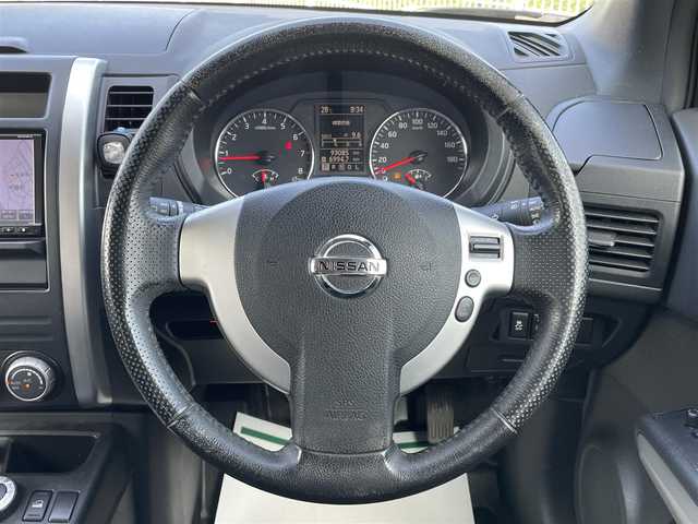 日産 エクストレイル 20Xtt 岩手県 2013(平25)年 9.3万km ダイヤモンドブラック 4WD（切り替えあり）/ハイパールーフレールランプ/クルーズコントロール/純正SDナビ/→フルセグTV/Bluetooth/CD/DVD/FM/AM/バックカメラ/〇電動格納ミラー/〇スマートキー/〇ドアバイザー/〇フロアマット/オートライト/フォグライト/ダウンヒルコントロール/ETC