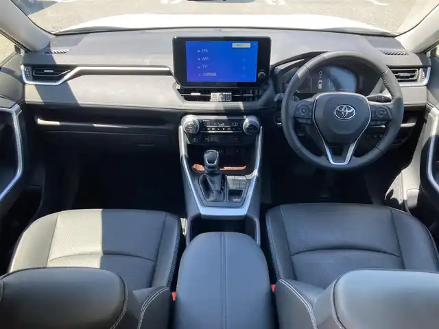 トヨタ ＲＡＶ４ G 鳥取県 2023(令5)年 0.8万km プラチナホワイトパールマイカ ４・W・D/純正10.5インチディスプレイオーディオ/（ナビ/フルセグ/BT/USB）/アラウンドビューモニター/トヨタセーフティセンス/モデリスタエアロ/フロント/サイド/リア/合皮レザーシート/パワーバックドア/ビルトインETC/スマートルームミラー/運転席パワーシート/前席シートヒーター/エアシート/LEDヘットライト/純正18インチアルミホイール/プッシュエンジンスタート/スマートキー