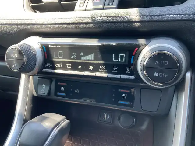 トヨタ ＲＡＶ４ G 鳥取県 2023(令5)年 0.8万km プラチナホワイトパールマイカ ４・W・D/純正10.5インチディスプレイオーディオ/（ナビ/フルセグ/BT/USB）/アラウンドビューモニター/トヨタセーフティセンス/モデリスタエアロ/フロント/サイド/リア/合皮レザーシート/パワーバックドア/ビルトインETC/スマートルームミラー/運転席パワーシート/前席シートヒーター/エアシート/LEDヘットライト/純正18インチアルミホイール/プッシュエンジンスタート/スマートキー