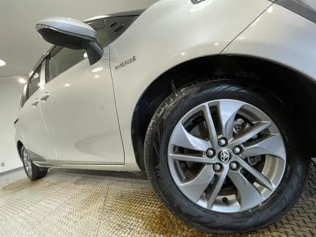 トヨタ シエンタ ハイブリッド G 愛知県 2016(平28)年 5.6万km シルバーM カロッツェリア製７インチナビ/フルセグＴＶ/ＣＤ／ＤＶＤ再生/Ｂｌｕｅｔｏｏｔｈ/ＦＭ／ＡＭ/ＳＤ/バックカメラ/トヨタセーフティセンス/前後ドライブレコーダー/シートヒーター(D/N席)/後付けコーナーセンサー/ビルドインＥＴＣ/ウインカーミラー