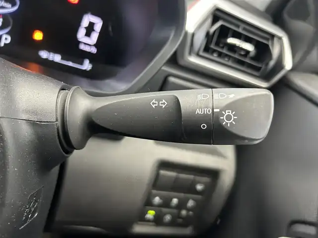 トヨタ ライズ G 鹿児島県 2020(令2)年 3万km レーザーブルークリスタルシャイン スマートアシスト/アイドリングストップ/社外7インチSDナビ【CN-RE06WD】/（CD/DVD/フルセグ/Bluetooth/SD）/バックカメラ/ビルトインETC/純正前方&車内ドライブレコーダー/ステアリングリモコン/前席シートヒーター/純正LEDヘッドライト/オートライト/純正フロアマット/純正16インチアルミ