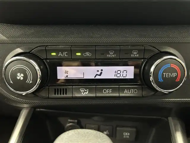 トヨタ ライズ G 鹿児島県 2020(令2)年 3万km レーザーブルークリスタルシャイン スマートアシスト/アイドリングストップ/社外7インチSDナビ【CN-RE06WD】/（CD/DVD/フルセグ/Bluetooth/SD）/バックカメラ/ビルトインETC/純正前方&車内ドライブレコーダー/ステアリングリモコン/前席シートヒーター/純正LEDヘッドライト/オートライト/純正フロアマット/純正16インチアルミ