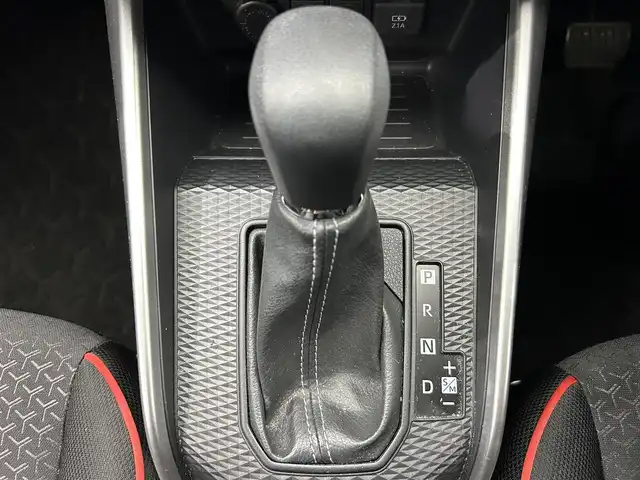 トヨタ ライズ G 鹿児島県 2020(令2)年 3万km レーザーブルークリスタルシャイン スマートアシスト/アイドリングストップ/社外7インチSDナビ【CN-RE06WD】/（CD/DVD/フルセグ/Bluetooth/SD）/バックカメラ/ビルトインETC/純正前方&車内ドライブレコーダー/ステアリングリモコン/前席シートヒーター/純正LEDヘッドライト/オートライト/純正フロアマット/純正16インチアルミ