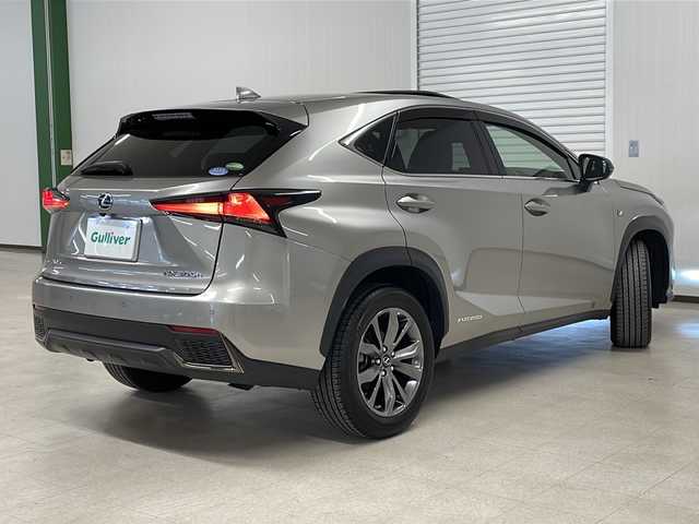 レクサス ＮＸ 300h Fスポーツ 熊本県 2019(平31)年 4.6万km ソニックチタニウム 純正SDナビ（ラジオ、フルセグ、SD、BT、USB）/ETC2.0/バックカメラ/クルーズコントロール/パドルシフト/サンルーフ/電動リアゲート/ステアリングリモコン/レーンキープアシスト/BSM/シートヒーター、クーラー/ハンドルヒーター/シートメモリー/パワーシート/オートハイビーム/・オートライト/・LEDヘッドライト/・フォグランプ/プッシュスタート/スマートキー/スペアキー有