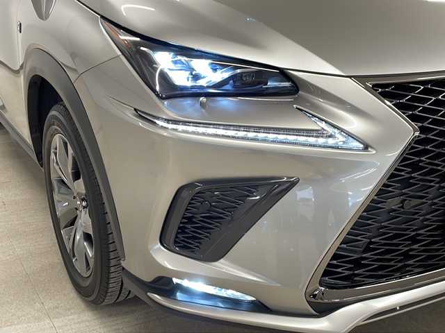 レクサス ＮＸ 300h Fスポーツ 熊本県 2019(平31)年 4.6万km ソニックチタニウム 純正SDナビ（ラジオ、フルセグ、SD、BT、USB）/ETC2.0/バックカメラ/クルーズコントロール/パドルシフト/サンルーフ/電動リアゲート/ステアリングリモコン/レーンキープアシスト/BSM/シートヒーター、クーラー/ハンドルヒーター/シートメモリー/パワーシート/オートハイビーム/・オートライト/・LEDヘッドライト/・フォグランプ/プッシュスタート/スマートキー/スペアキー有