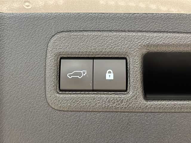 レクサス ＮＸ 300h Fスポーツ 熊本県 2019(平31)年 4.6万km ソニックチタニウム 純正SDナビ（ラジオ、フルセグ、SD、BT、USB）/ETC2.0/バックカメラ/クルーズコントロール/パドルシフト/サンルーフ/電動リアゲート/ステアリングリモコン/レーンキープアシスト/BSM/シートヒーター、クーラー/ハンドルヒーター/シートメモリー/パワーシート/オートハイビーム/・オートライト/・LEDヘッドライト/・フォグランプ/プッシュスタート/スマートキー/スペアキー有
