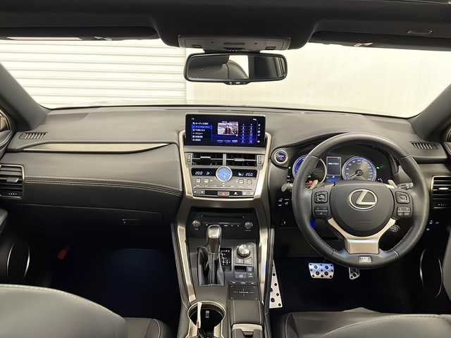 レクサス ＮＸ 300h Fスポーツ 熊本県 2019(平31)年 4.6万km ソニックチタニウム 純正SDナビ（ラジオ、フルセグ、SD、BT、USB）/ETC2.0/バックカメラ/クルーズコントロール/パドルシフト/サンルーフ/電動リアゲート/ステアリングリモコン/レーンキープアシスト/BSM/シートヒーター、クーラー/ハンドルヒーター/シートメモリー/パワーシート/オートハイビーム/・オートライト/・LEDヘッドライト/・フォグランプ/プッシュスタート/スマートキー/スペアキー有