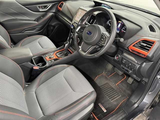スバル フォレスター X－ブレイク 三重県 2018(平30)年 3.1万km ダークグレーメタリック 2.5L ガソリン/4WD/MTモード付フロアCVT/純正 8インチナビ CN-LR840D/（FM/AM/SD/iPod/TV/USB/Bluetooth/MEMORY MUSIC/CD/DVD/HDMI/VTR/CarPlay/AndroidAuto）/リヤビューモニター＆フロント・サイドビューモニター/ドライブレコーダー前方/ETC2.0/EyeSight/・プリクラッシュブレーキ/・アクティブレーンキープ/・AT誤発進/誤後進抑制制御/・車線逸脱警報＆ふらつき警報/・全車速追従機能付クルコン/・先行車発進お知らせ機能/・後退時ブレーキサポート/［OP：アドバンスドセイフティパッケージ］/・アダプティブドライビングビーム/・スバルリヤビークルディテクション（SRVD：後側方警戒支援システム）/装備/・【OP】スマートリヤビューミラー（デジタルインナーミラー）/・撥水ハーフレザーシート/・8wayパワーシート（Dメモリー付/N）/・シートヒーター（D/N/2nd左右）/・ステアリングヒーター/・パドルシフト/・オートライト＆ワイパー/・ステアリング連動LEDヘッドランプ（SRH）/・ルーフレール/・左右独立オートエアコン/・電子パーキングブレーキ/・パドルシフト/・ステアリングスイッチ/・保/取/ナビ取/など