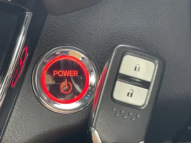 ホンダ ヴェゼル ハイブリッド RS ホンダセンシング 群馬県 2020(令2)年 3万km プラチナホワイトパール アルパイン８型ナビ　バックカメラ　ビルトインＥＴＣ　シートヒーター　前後ドラレコ　パドルシフト　衝突被害軽減ブレーキ　アダプティブクルーズコントロール　ハーフレザーシート　ＬＥＤライト　フォグ　禁煙車
