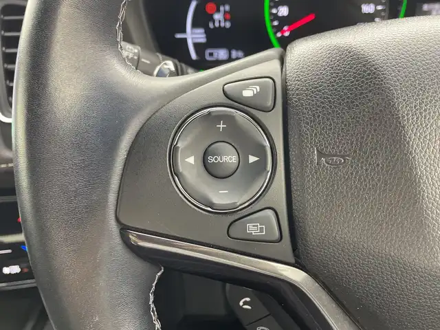ホンダ ヴェゼル ハイブリッド RS ホンダセンシング 群馬県 2020(令2)年 3万km プラチナホワイトパール アルパイン８型ナビ　バックカメラ　ビルトインＥＴＣ　シートヒーター　前後ドラレコ　パドルシフト　衝突被害軽減ブレーキ　アダプティブクルーズコントロール　ハーフレザーシート　ＬＥＤライト　フォグ　禁煙車