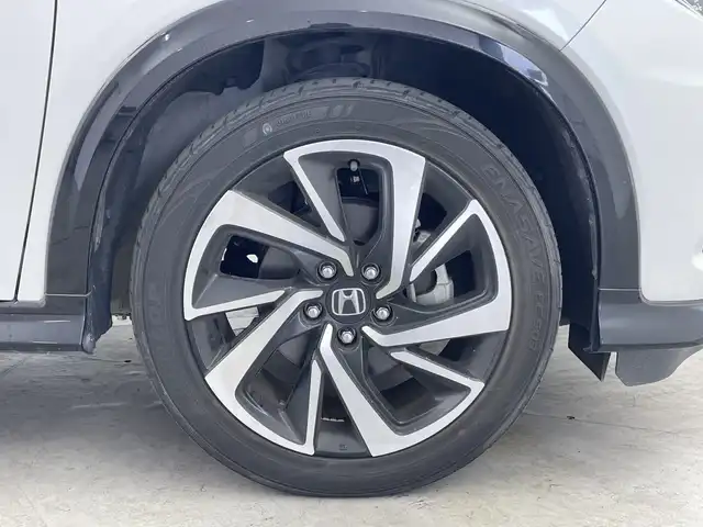 ホンダ ヴェゼル ハイブリッド RS ホンダセンシング 群馬県 2020(令2)年 3万km プラチナホワイトパール アルパイン８型ナビ　バックカメラ　ビルトインＥＴＣ　シートヒーター　前後ドラレコ　パドルシフト　衝突被害軽減ブレーキ　アダプティブクルーズコントロール　ハーフレザーシート　ＬＥＤライト　フォグ　禁煙車