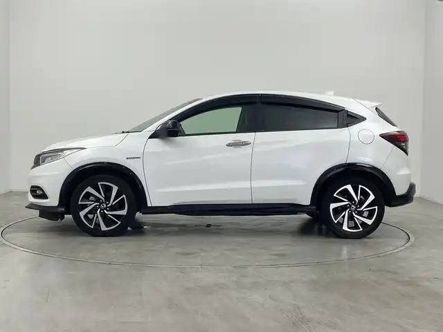 ホンダ ヴェゼル ハイブリッド RS ホンダセンシング 群馬県 2020(令2)年 3万km プラチナホワイトパール アルパイン８型ナビ　バックカメラ　ビルトインＥＴＣ　シートヒーター　前後ドラレコ　パドルシフト　衝突被害軽減ブレーキ　アダプティブクルーズコントロール　ハーフレザーシート　ＬＥＤライト　フォグ　禁煙車