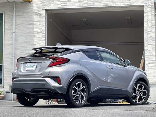 トヨタ Ｃ－ＨＲ G 大分県 2019(令1)年 2.1万km ガンＭ 純正ナビゲーション/ブルートゥース/フルセグTV/バックカメラ/ハーフレザーシート/シートヒーター/純正18インチアルミホイール /LEDヘッドライト/ビルトインETC/純正フロアマット/ドアバイザー/オートマチックハイビーム/レーンキープアシスト/衝突軽減ブレーキ/スマートキー/プッシュスタート