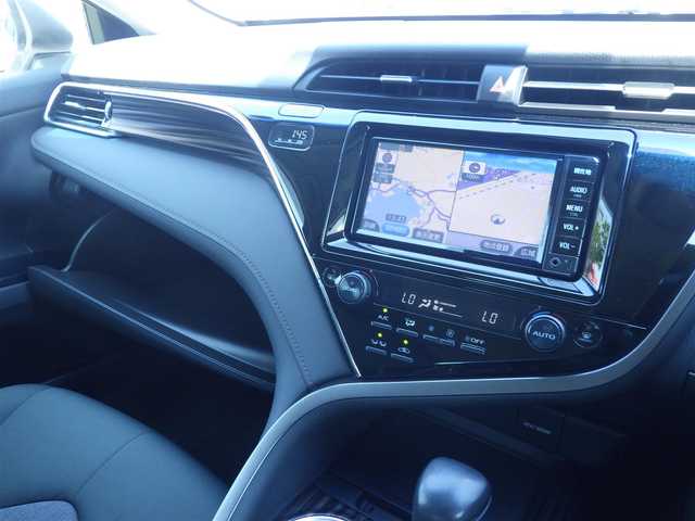 トヨタ カムリ G 千葉県 2018(平30)年 6万km プラチナホワイトパールマイカ Toyota Safety Sense/・プリクラッシュセーフティ/・レーンディパーチャーアラート/・オートハイビーム/・レーダークルーズコントロール/運転席パワーシート/純正SDナビ/地デジTV/【Bluetooth接続】/革巻きステアリング/ウインカーミラー/純正17インチアルミホイル/サイド/カーテンエアバッグ/スマートキー