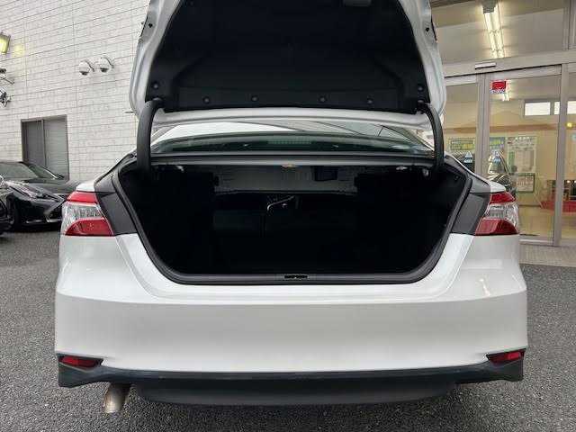 トヨタ カムリ G 埼玉県 2018(平30)年 6万km プラチナホワイトパールマイカ Toyota Safety Sense/・プリクラッシュセーフティ/・レーンディパーチャーアラート/・オートハイビーム/・レーダークルーズコントロール/運転席パワーシート/純正SDナビ/地デジTV/【Bluetooth接続】/革巻きステアリング/ウインカーミラー/純正17インチアルミホイル/サイド/カーテンエアバッグ/スマートキー