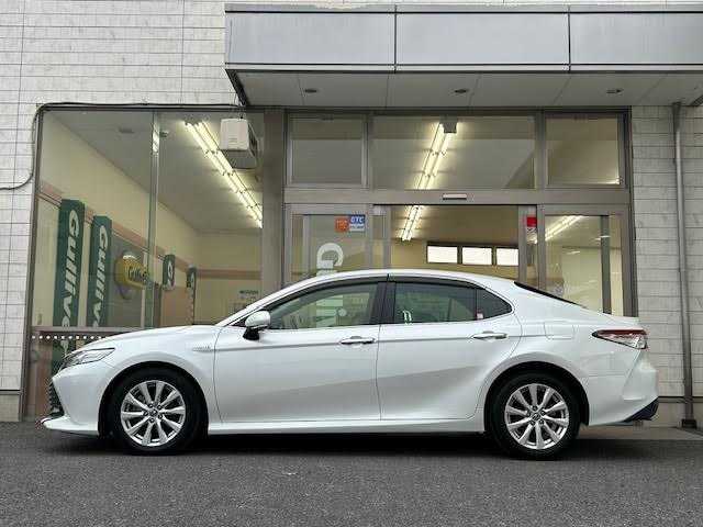 トヨタ カムリ G 埼玉県 2018(平30)年 6万km プラチナホワイトパールマイカ Toyota Safety Sense/・プリクラッシュセーフティ/・レーンディパーチャーアラート/・オートハイビーム/・レーダークルーズコントロール/運転席パワーシート/純正SDナビ/地デジTV/【Bluetooth接続】/革巻きステアリング/ウインカーミラー/純正17インチアルミホイル/サイド/カーテンエアバッグ/スマートキー