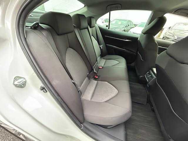 トヨタ カムリ G 埼玉県 2018(平30)年 6万km プラチナホワイトパールマイカ Toyota Safety Sense/・プリクラッシュセーフティ/・レーンディパーチャーアラート/・オートハイビーム/・レーダークルーズコントロール/運転席パワーシート/純正SDナビ/地デジTV/【Bluetooth接続】/革巻きステアリング/ウインカーミラー/純正17インチアルミホイル/サイド/カーテンエアバッグ/スマートキー