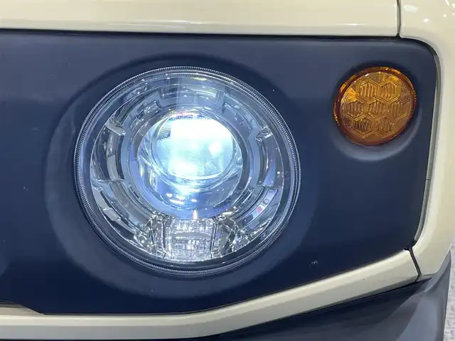 スズキ ジムニー XC 愛知県 2019(平31)年 1.5万km シフォンアイボリーM 純正ＳＤナビ　/(CD・DVD再生/SD/FM/AM/フルセグTV/Bluetooth/iPod)/デュアルカメラブレーキサポート　/車線逸脱警報/シートヒーター　/ＥＴＣ　/ＬＥＤヘッドライト　/フォグランプ/ダウンヒルアシスト　/横滑り防止/ヘッドライトウォッシャー　/純正フロアマット　/プッシュスタート　/　　-スマートキー/ISOFIX