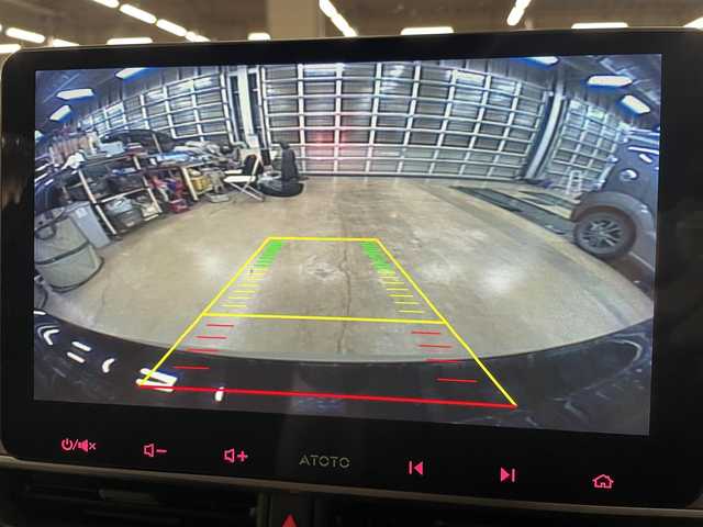 トヨタ プリウス X 滋賀県 2024(令6)年 0.7万km シルバーメタリック 社外ディスプレイオーディオ/トヨタセーフティセンス/プロアクティブドライビングアシスト/プリクラッシュセーフティー/レーンディパーチャーアラート/リヤクロストラフィックアラート/ロードサインアシスト/アダプティブクルーズコントロール/ブラインドスポットモニター/クリアランスソナー/安心降車アシスト/LEDヘッドライト/Bカメラ/Hライトレベライザー/革巻ステア/保証書/スペアキー