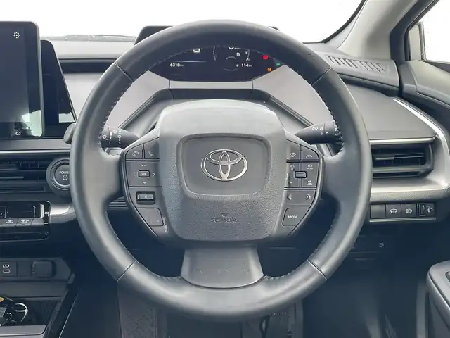 トヨタ プリウス X 滋賀県 2024(令6)年 0.7万km シルバーメタリック 社外ディスプレイオーディオ/・Bluetooth/USB/バックカメラ/革巻きステアリング/ステアリングリモコン/レーダークルコン/AC100V/トヨタセーフティセンス/・プロアクティブドライビングアシスト/・プリクラッシュセーフティー/・レーンディパーチャーアラート/・リヤクロストラフィックアラート/・ロードサインアシスト/・ブラインドスポットモニター/・クリアランスソナー/・安心降車アシスト/LEDヘッドライト/スペアキー