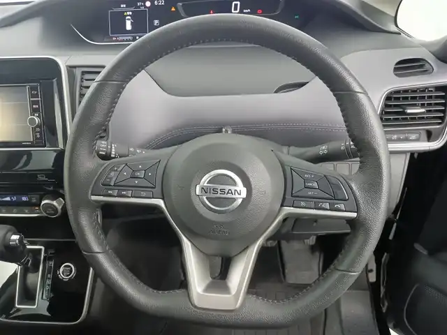 日産 セレナ ハイウェイスター V 愛知県 2020(令2)年 2.3万km ダイヤモンドブラック 純正ナビ/（AM/FM/CD/DVD/BT)/フルセグTV/フリップダウンモニター/アラウンドビューモニター/レーダークルーズコントロール/両側パワースライドドア/エマージェンシーブレーキ/レーンキープアシスト/横滑防止装置/ビルトインETC/ブラインドスポットモニター/純正16インチアルミホイール/コーナーセンサー/ドライブレコーダー/純正フロアマット/スマートキー/プッシュスタート/スペアキー×１/LEDヘッドライト/保証書